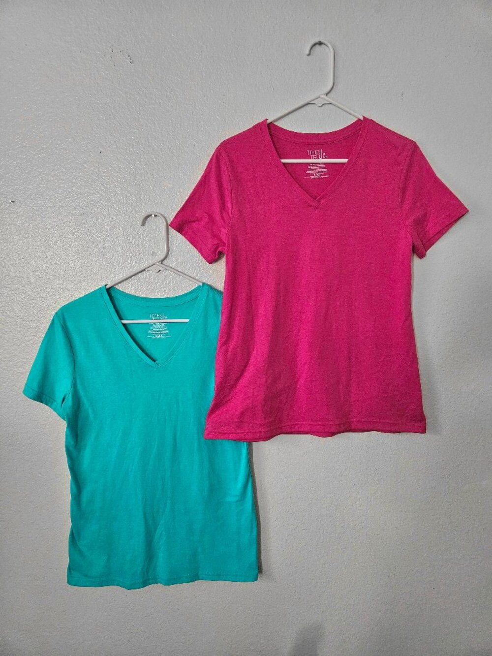 Two M Short Sleeve Women's V-Neck T-Shirts Pink & Turquoise Time and Tru Bundle